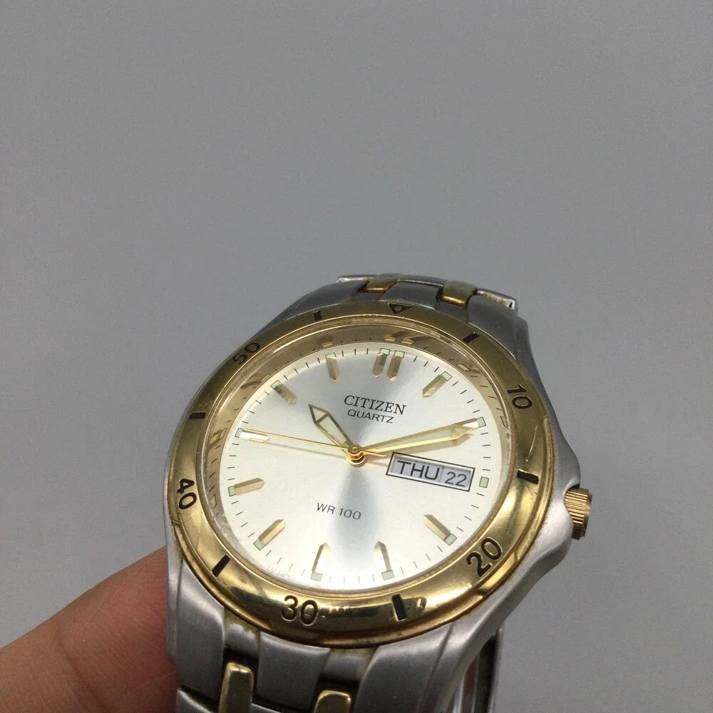 Vtg Citizen 250A-K001463 Mens Watch 37mm Two Tone Day Date New Battery 7.25